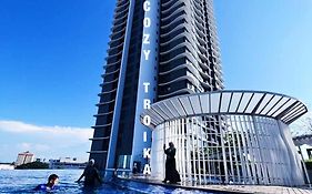 Sky Cozy Troika Residence, 1 Bedroom 4-6 Pax, 2 Bedrooms 6-8 Pax, Pool Vew, Sky & City View, Free Parking, Pool, Unlimited Wifi